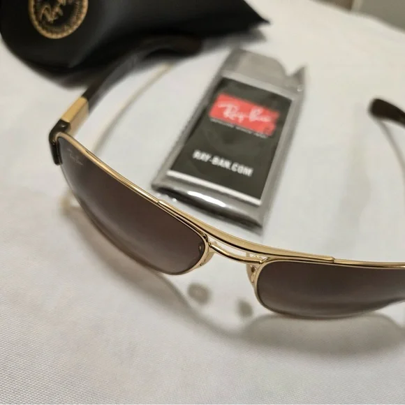 Ray Ban RB3522 Sunglasses 001/13-64 Arista Gold Brown Gradient Dark Brown Lenses